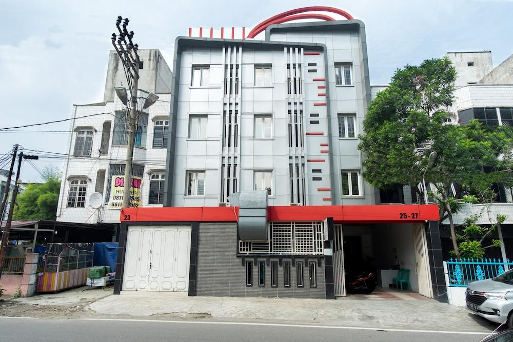 Oyo 279 Deli Homestay Medan Exterior photo